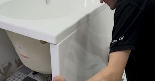 Установка экрана под ванну - цена за работу от 4180 руб. в Котельниках